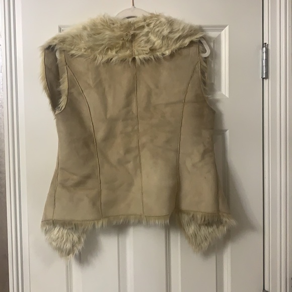 3 for $15 Laura Scott women’s small size 38 tab fur vest. - Picture 5 of 6